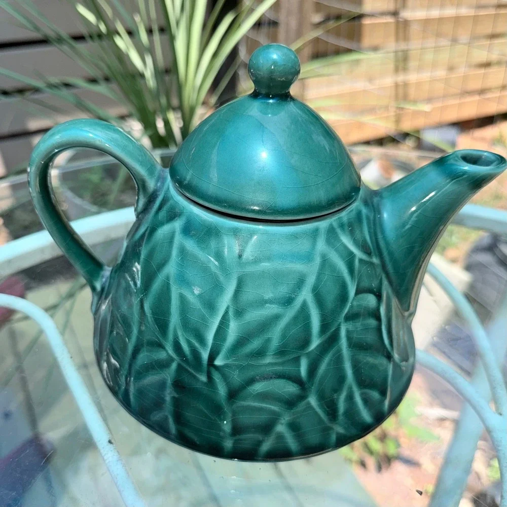 Pier 1 Teapot Jade Leaves Green‎ Excellent Stoneware Embossed Crackle Glaze